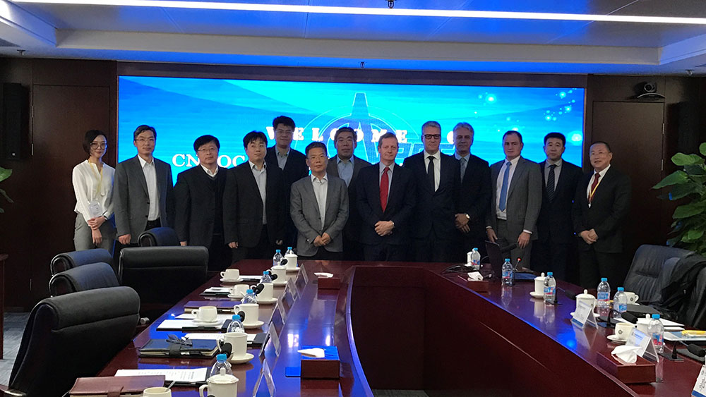SUEZ NWS et CNOOC Energy Technology lors de la signature de l’accord créant SUEZ NWS Environmental Management (Hainan) Company